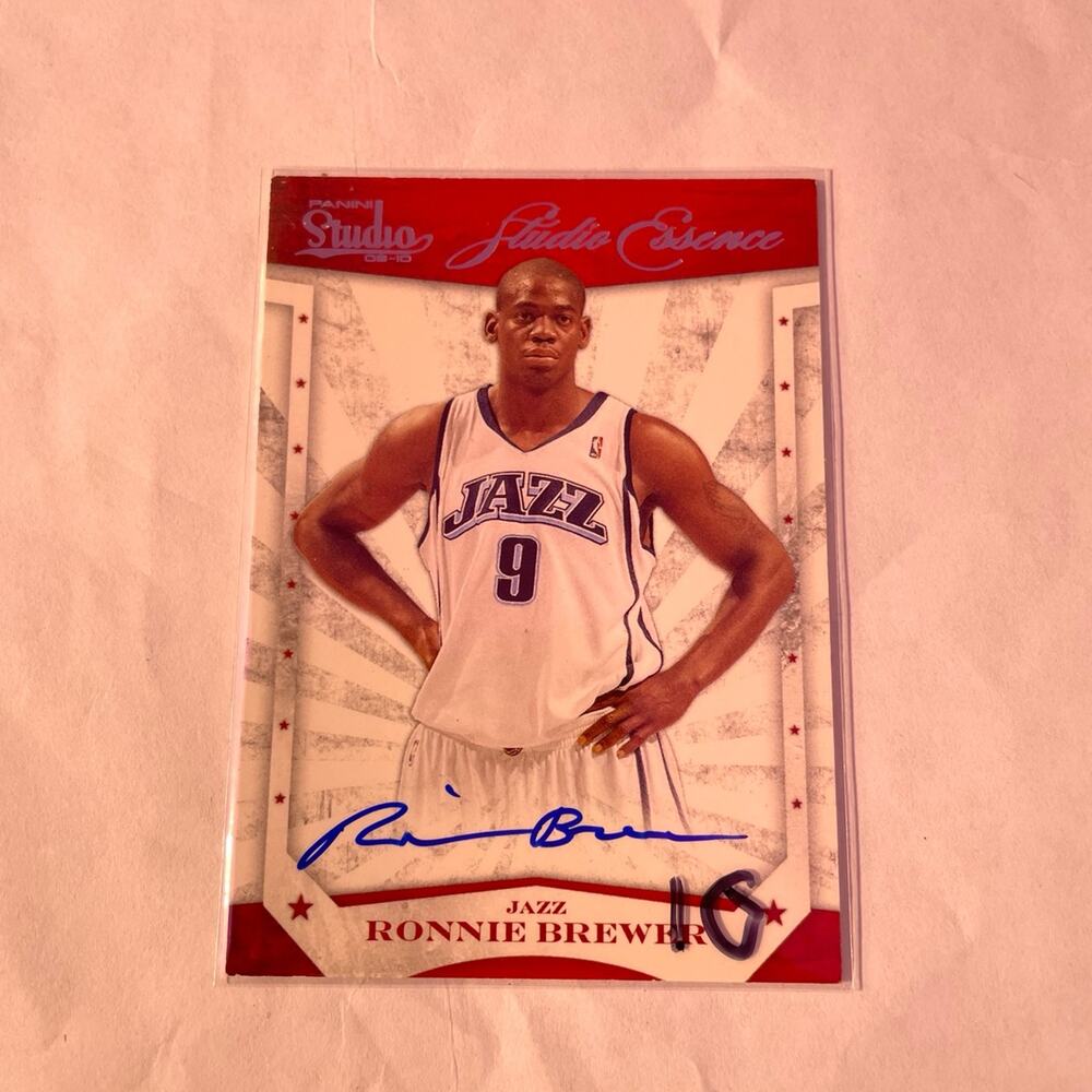 2010 panini studio essence Ronnie brewer autographed basketball sports card